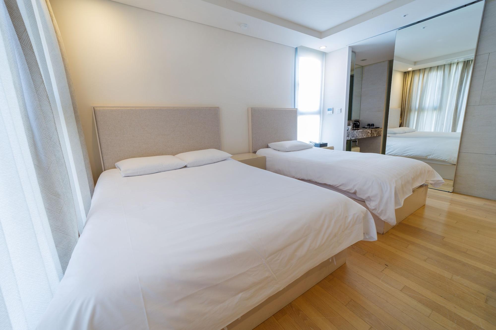 The Island Blue Hotel Seogwipo Exterior photo